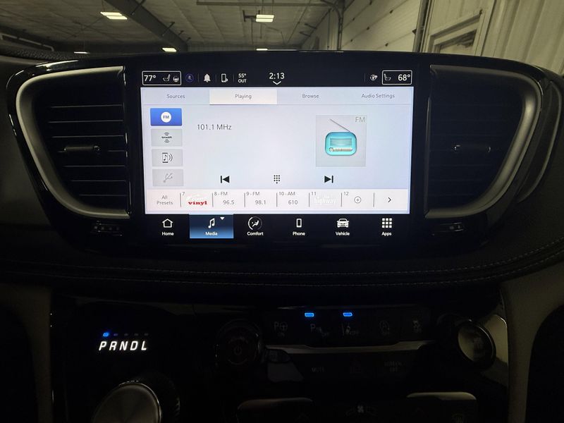 Used 2024 Chrysler Pacifica Touring LImage 28