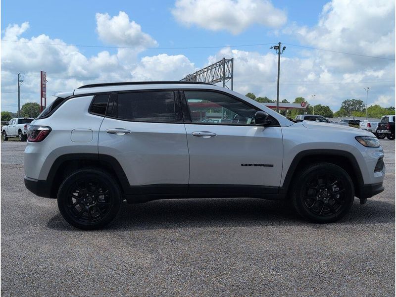 New 2026 Jeep Compass Latitude Altitude 4x4Image 6