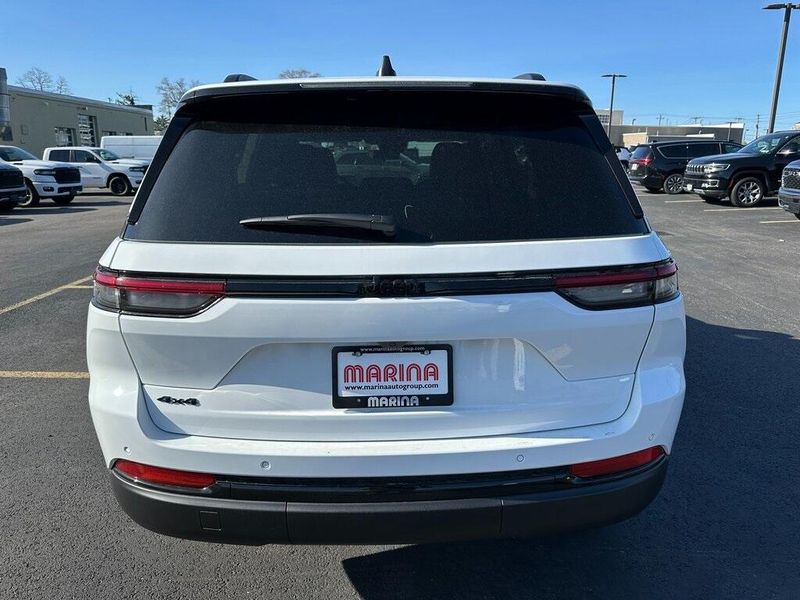 2025 Jeep Grand Cherokee Altitude X 4x4Image 9
