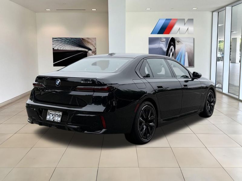 2025 BMW i7 eDrive50Image 6