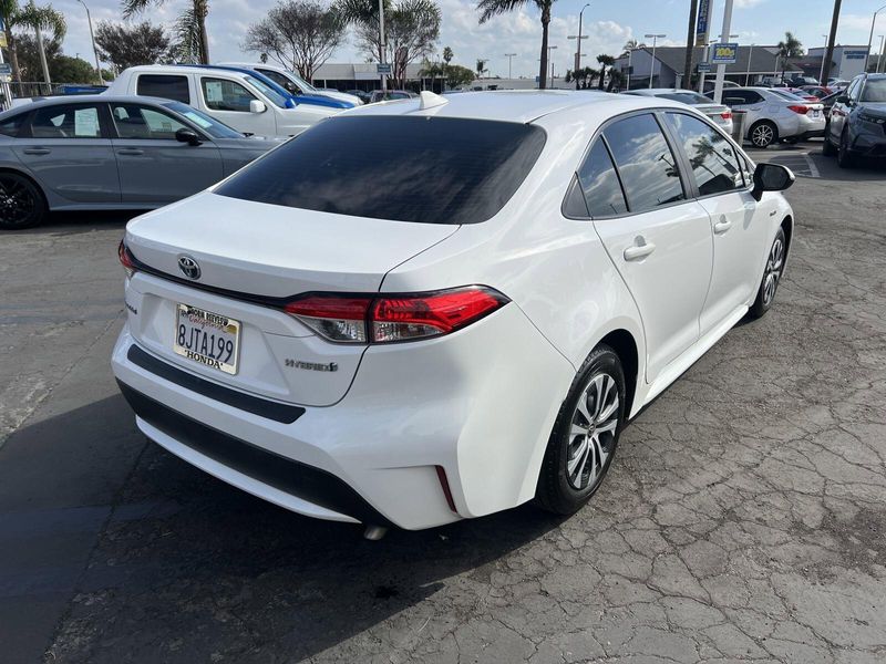 2020 Toyota Corolla Hybrid LEImage 3