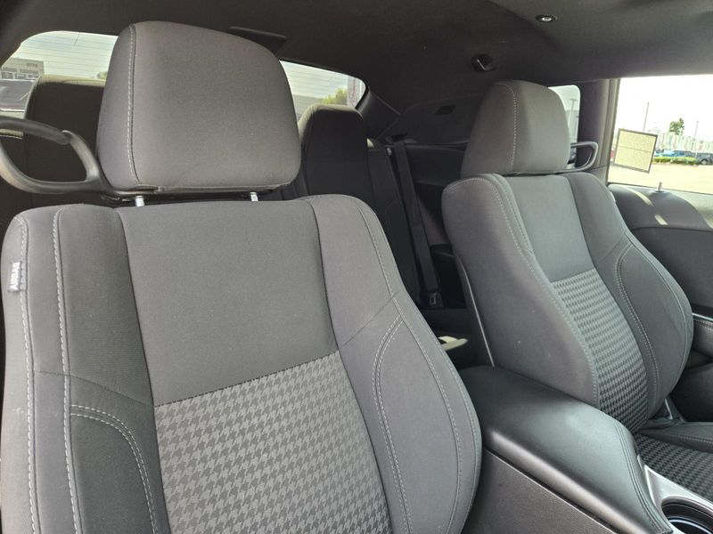 Used 2019 Dodge Challenger SXT RWD