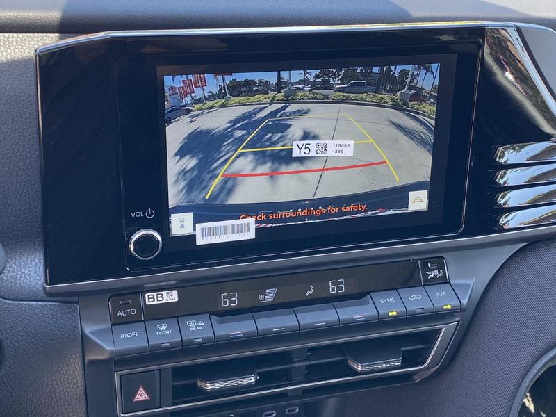 2025 Toyota Camry LEImage 16