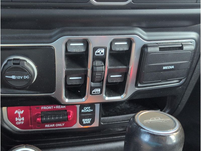 Used 2022 Jeep Gladiator RubiconImage 18