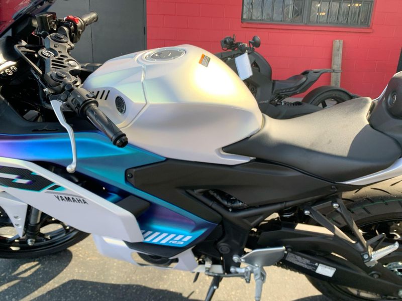 New 2025 Yamaha YZF-R3 ABS Image 12