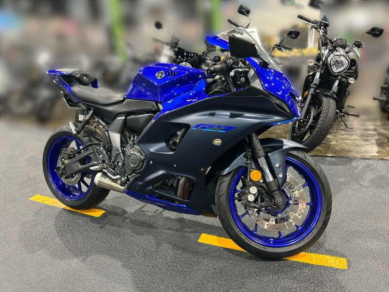 Used 2023 Yamaha YZF-R7 Image 10