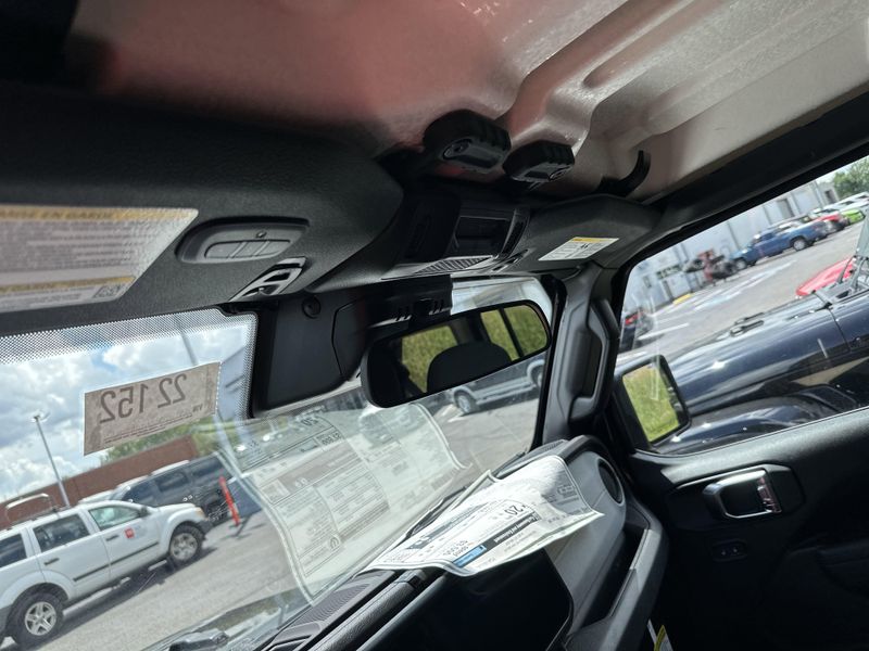 New 2025 Jeep Wrangler 4-door Sport SImage 27