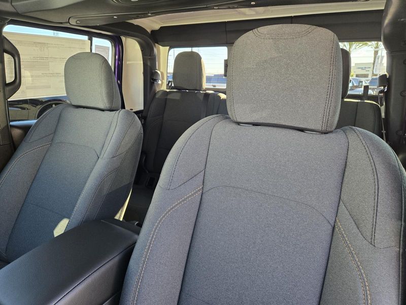New 2026 Jeep Gladiator Sport S 4x4