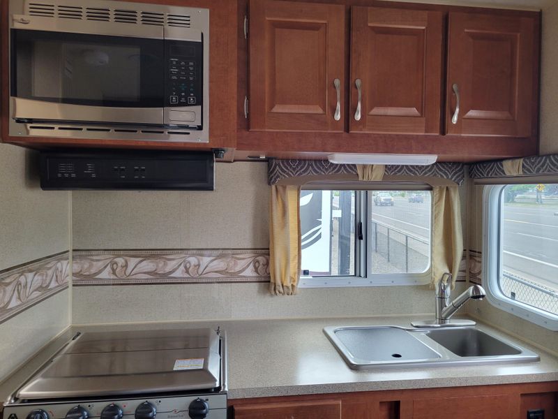 Used 2017 NORTHWOOD ARCTIC FOX 865 Image 10
