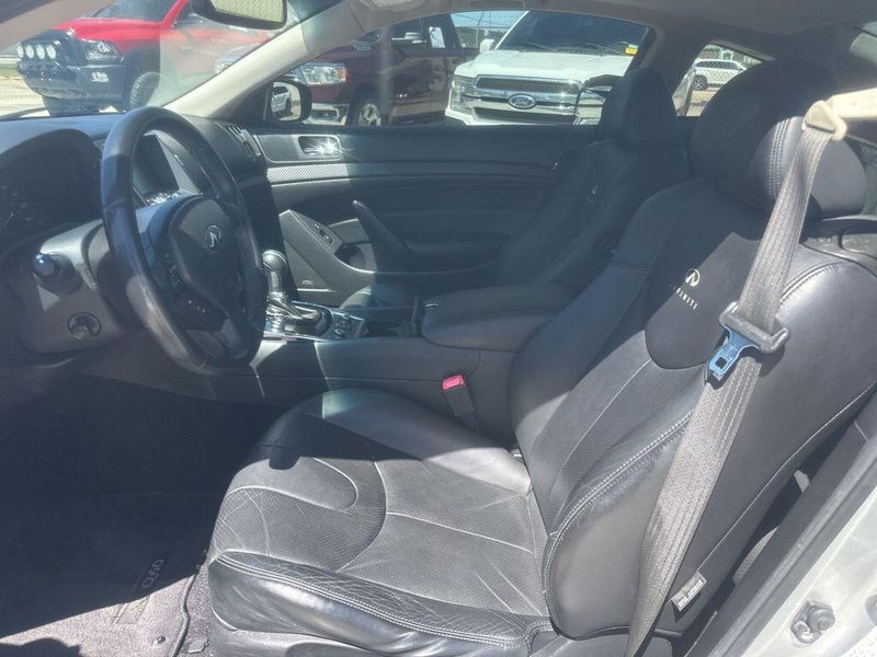 Used 2014 INFINITI Q60 BaseImage 9