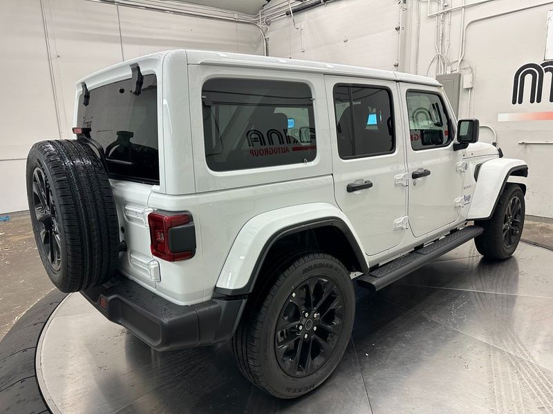 2024 Jeep Wrangler 4-door Sahara 4xeImage 10