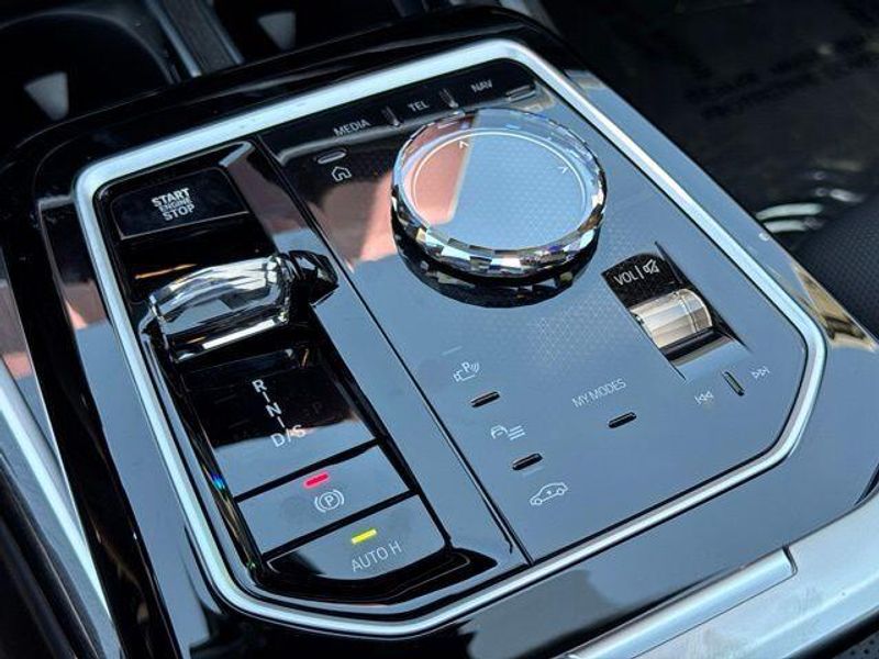 New 2026 BMW 7 Series 750e xDriveImage 24