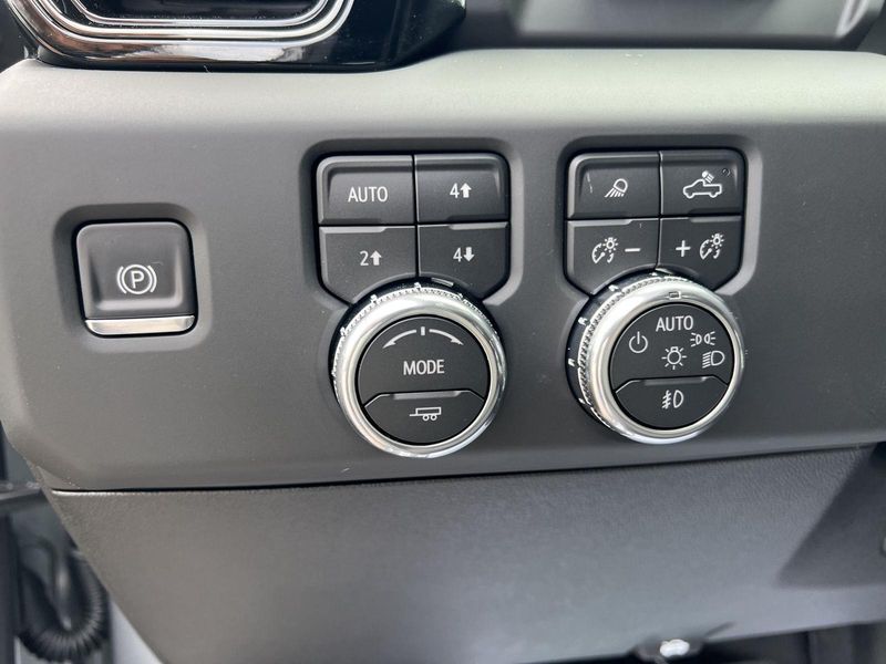 2026 Gmc Sierra HD AT4 photo 22