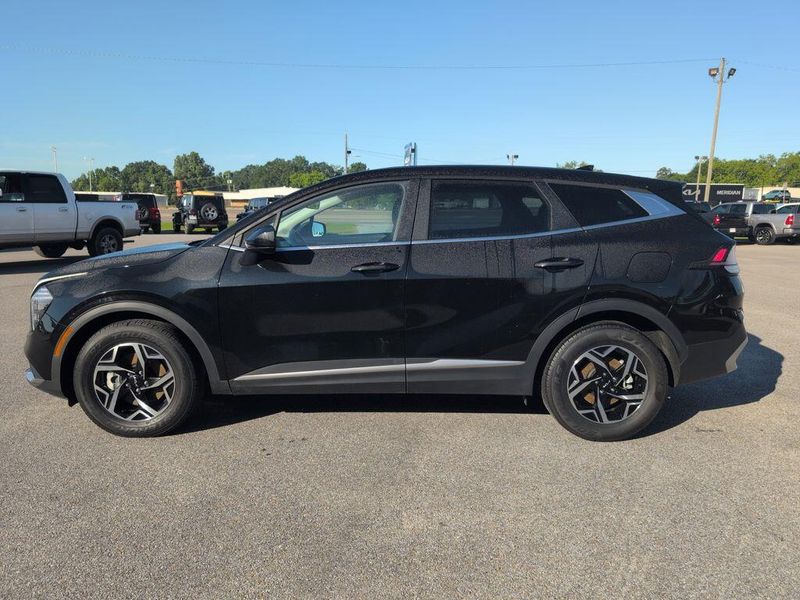 2024 Kia Sportage LXImage 2