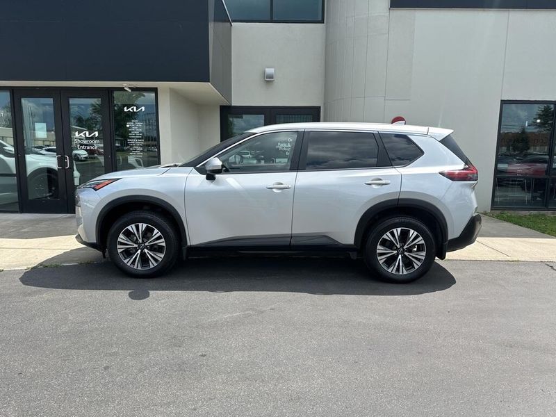 Used 2023 Nissan Rogue SVImage 8