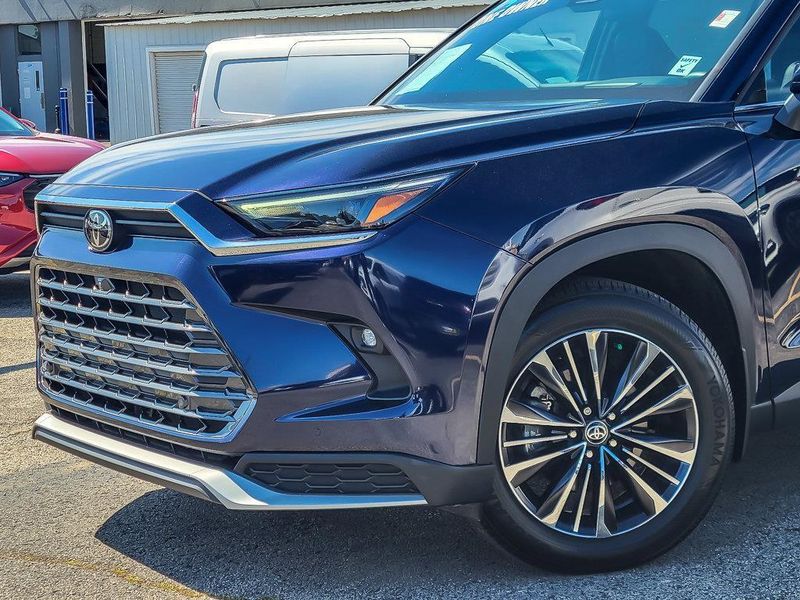 2024 Toyota Grand Highlander MAX Platinum photo 2