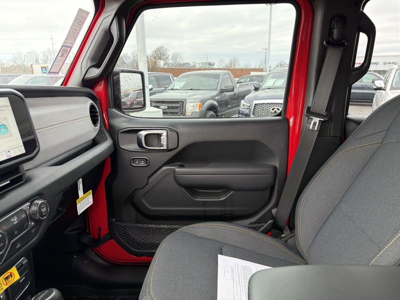 New 2026 Jeep Gladiator Sport S 4x4Image 29