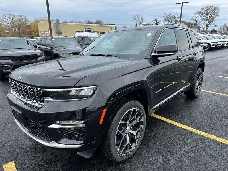 2025 Jeep Grand Cherokee Summit Reserve 4x4Image 5