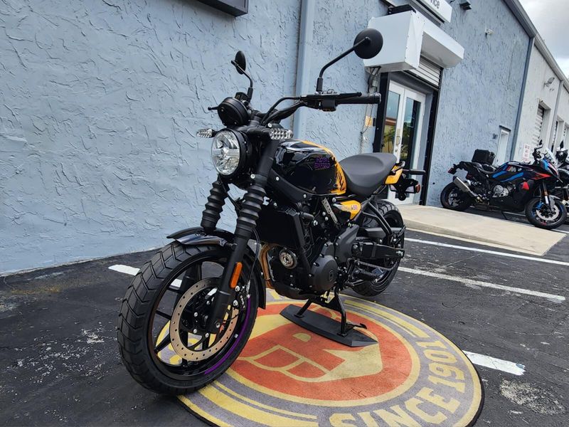 New 2026 Royal Enfield Guerrilla Image 3