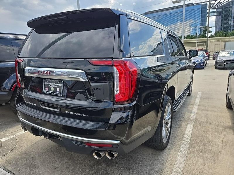 2021 GMC Yukon XL DenaliImage 3