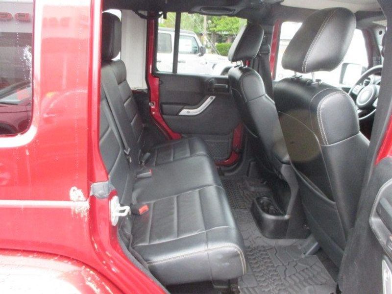 2012 Jeep Wrangler Unlimited SaharaImage 27