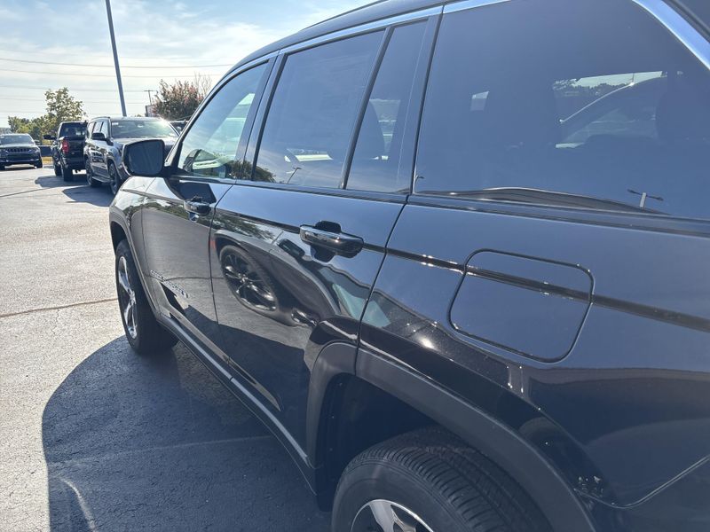 New 2025 Jeep Grand Cherokee Limited 4x4Image 10