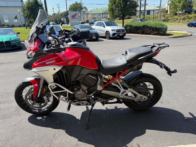 2022 Ducati MultistradaImage 2