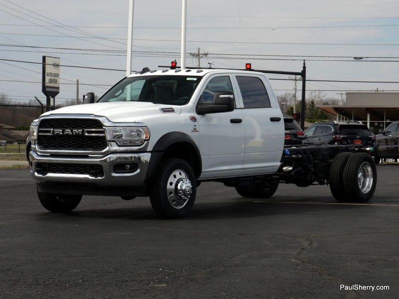 2024 RAM 5500 Tradesman Chassis Crew Cab 4x4 84