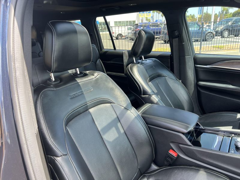 Used 2023 Jeep Grand Cherokee L OverlandImage 30
