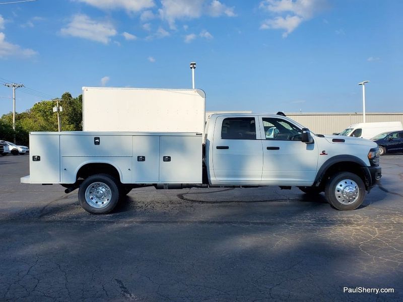 2024 RAM 5500 Tradesman Chassis Crew Cab 4x4 84