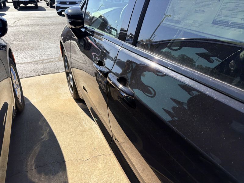 New 2026 Chrysler Pacifica LimitedImage 12