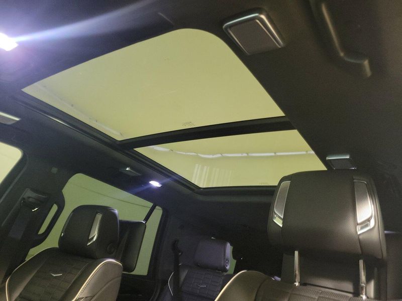 2023 Cadillac Escalade V-Series photo 18