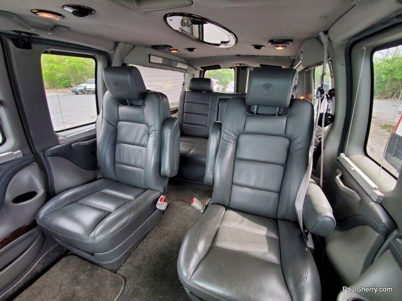 2011 Chevrolet Express 1500 Image 9