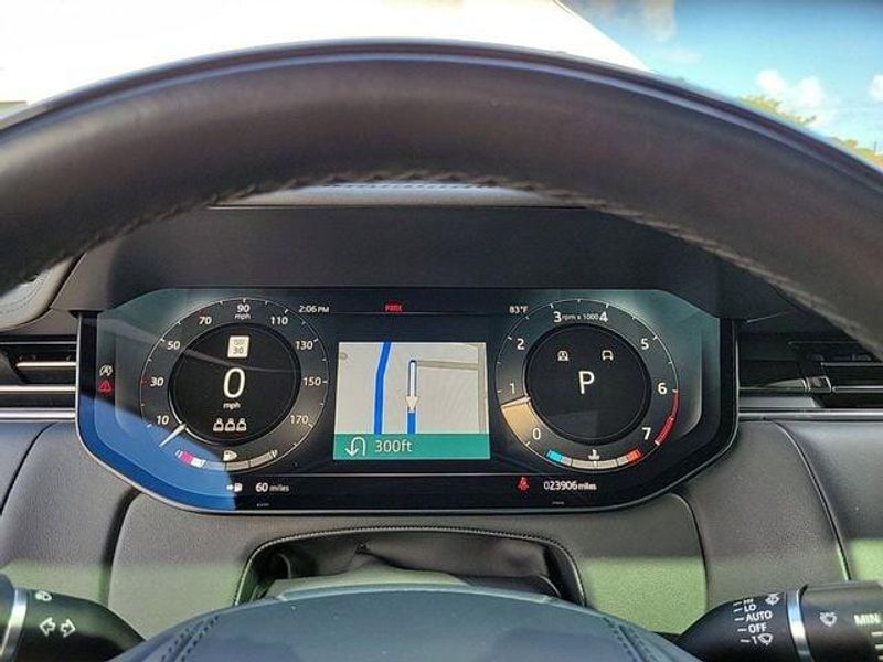 2023 Land Rover Range Rover SE photo 24