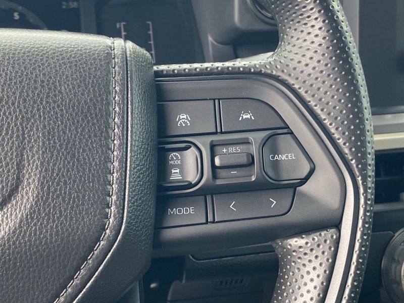 Used 2025 Toyota Tacoma SR5Image 27