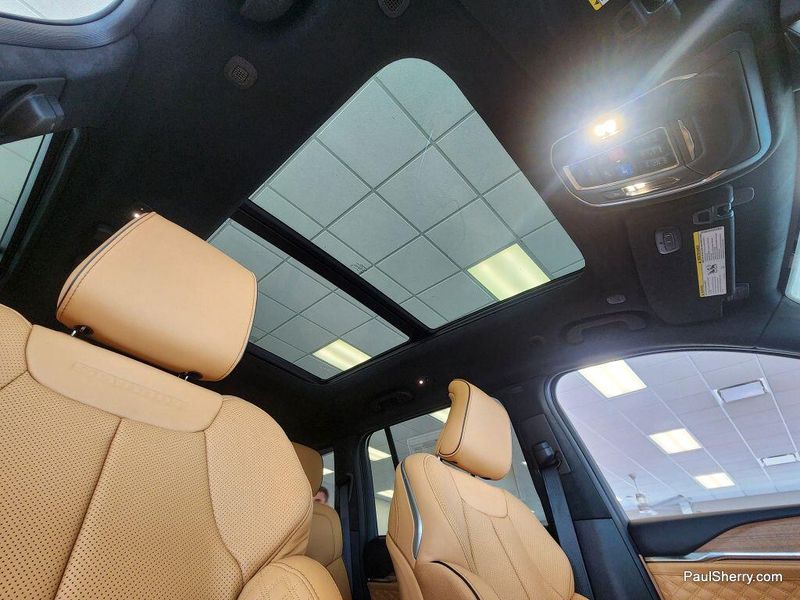 New 2025 Jeep Grand Cherokee Summit Reserve 4x4Image 25