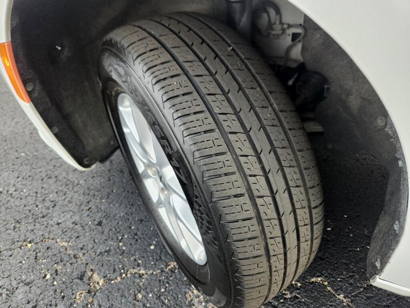 Used 2023 Chrysler Pacifica Touring L