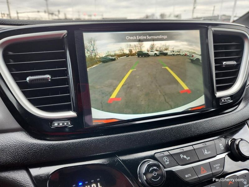 New 2026 Chrysler Voyager Lx