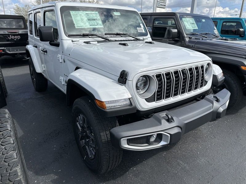 2024 Jeep Wrangler 4-door SaharaImage 3