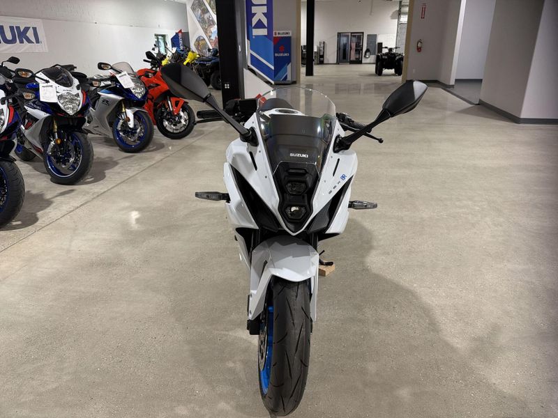 New 2026 Suzuki GSX-8R Image 12