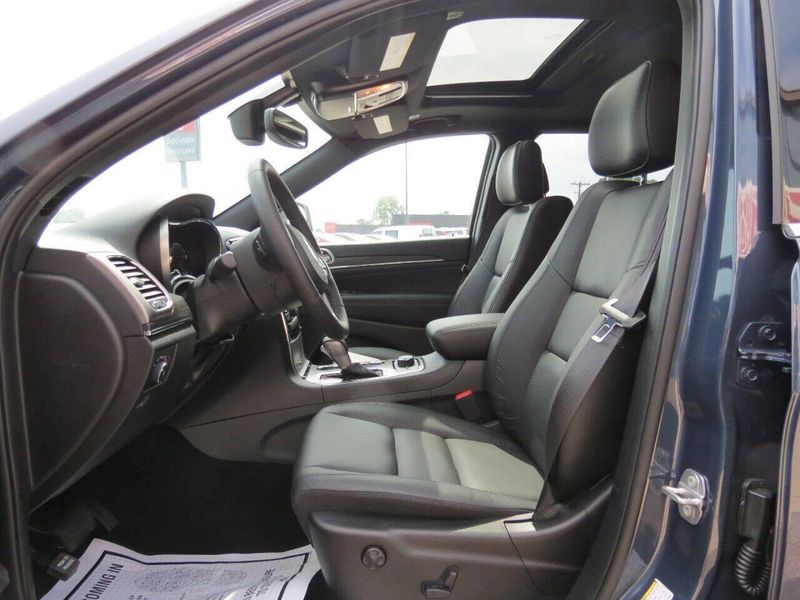 Used 2020 Jeep Grand Cherokee Limited 4x4 4dr SUVImage 11