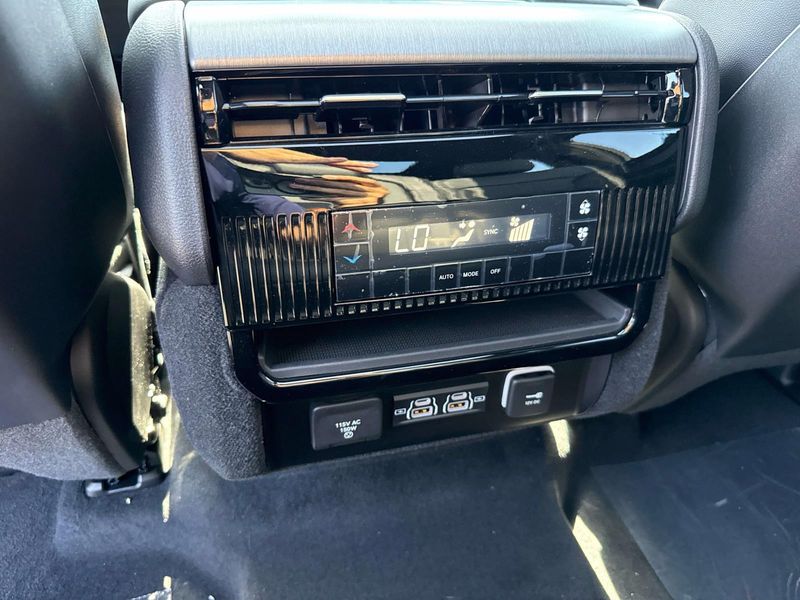 2026 Jeep Grand Wagoneer Upland 4x4