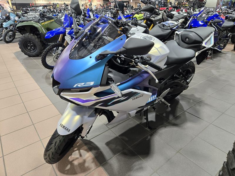 2025 Yamaha YZFR3 ABS LUNAR WHITE AND NEBULA BLUE Image 6