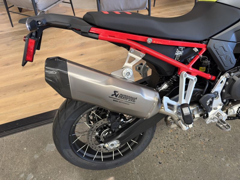 2025 BMW F 900 GS - SAO PAULO YELLOW 