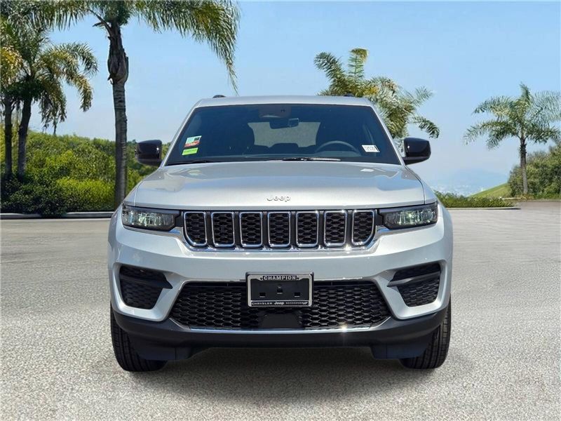 New 2026 Jeep Grand Cherokee Laredo X 4x2
