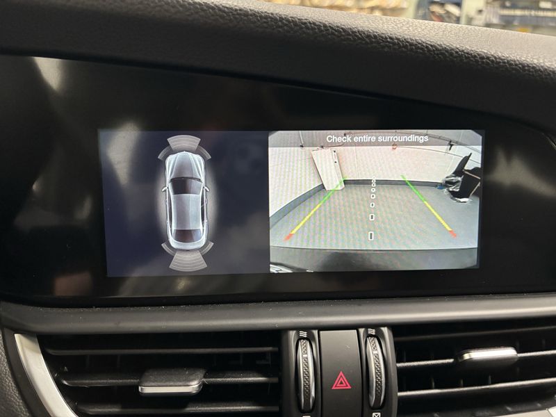 2024 Alfa Romeo Giulia Ti Q4 AWD w/Sunroof/Nav/Activ AsstImage 23