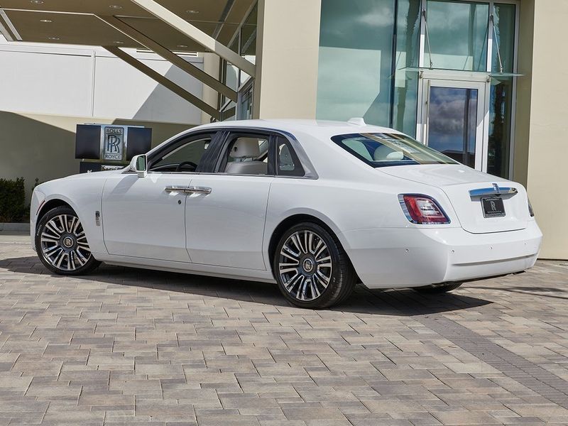 2024 Rolls-Royce Ghost Image 7