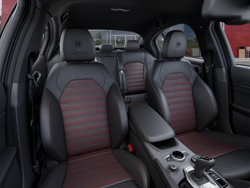 New 2025 Alfa Romeo Giulia Tributo Italiano AwdImage 9