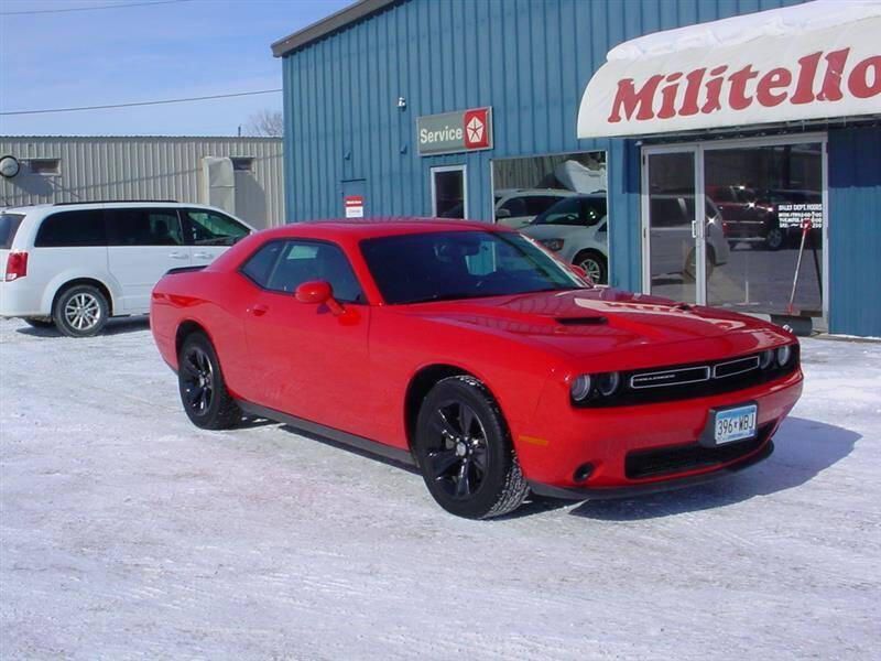 2015 Dodge Challenger SXT 2dr CoupeImage 2