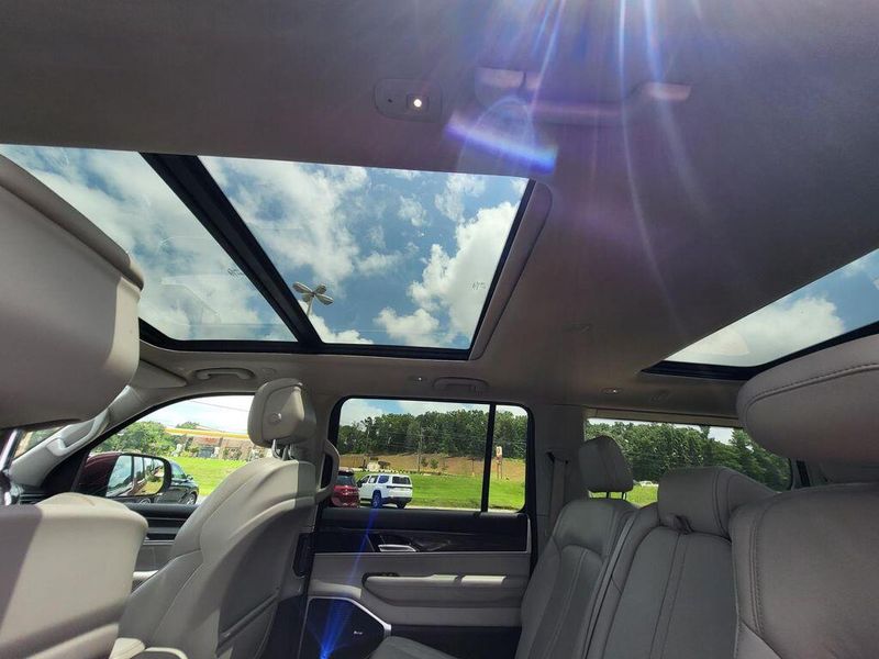 2022 Jeep Wagoneer Series IIIImage 37